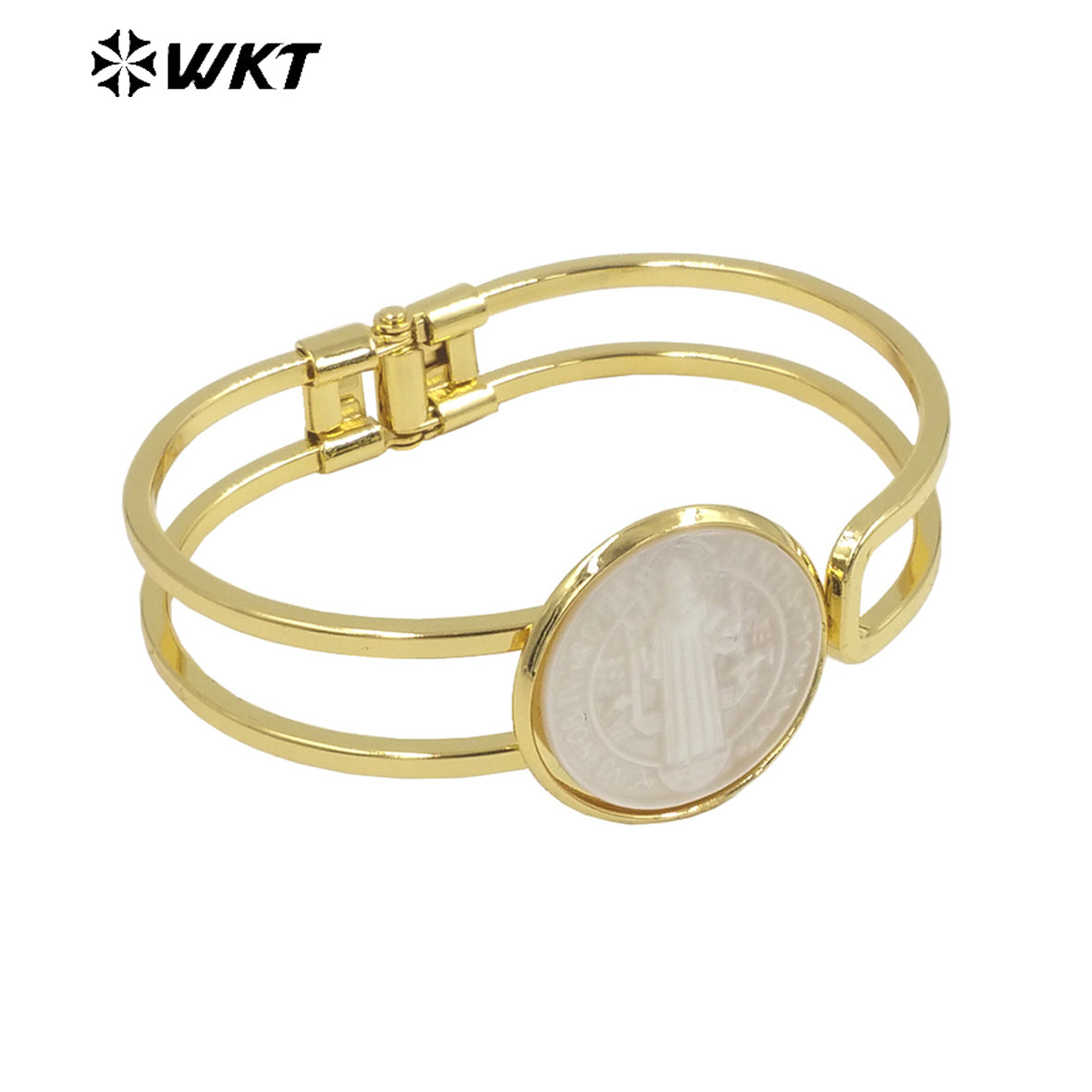 WT-MPB092 Religious Fashion Gold St Benedict Medal 18k Real Gold Resist Tarnishable Cross Natural Shell Cuff Bangle