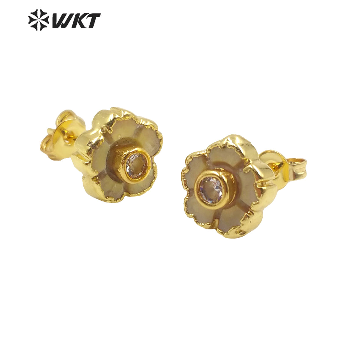 WT-MPE026 Amazing Tiny Cubic Zircon White Shell Flower Studs Charming Gold Plated Women Shell Studs Tiny Flower Studs