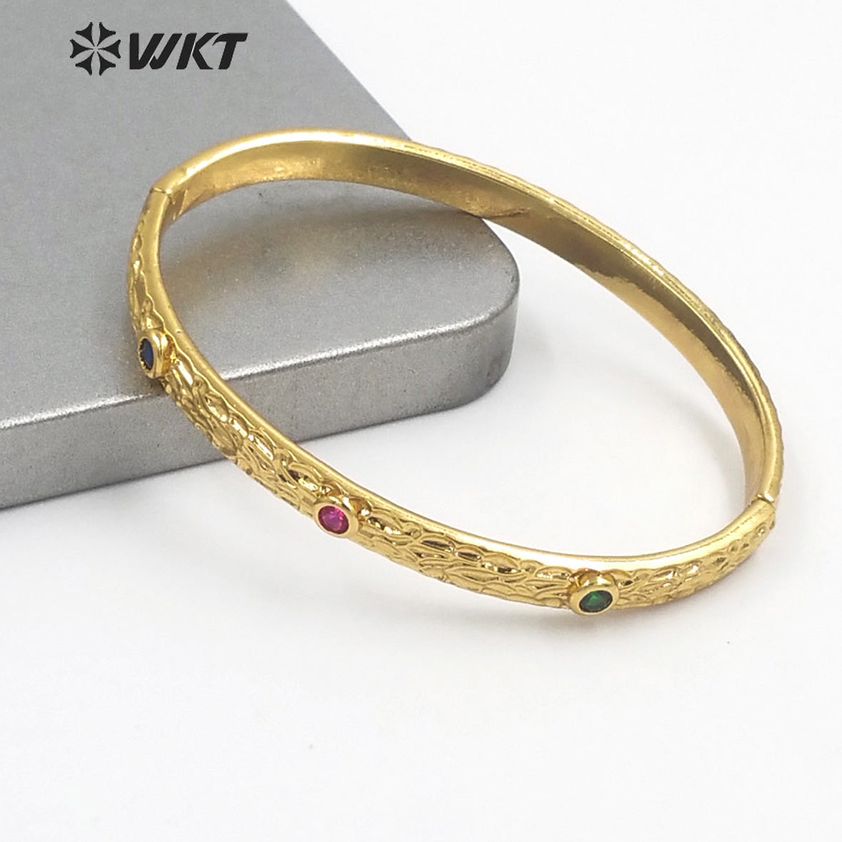 WT-B619 New 18K Real Gold Plated Resist Tarnishable Cubic Zircon Round Cuff Bangle for Women Dubai Hot Metal Bangle