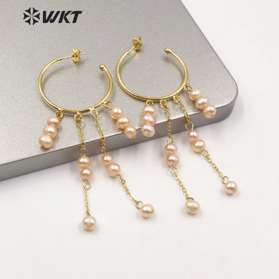WT-MPE034 Italy Designer NEW Come Elegant Dangling Pearl Earrings Popular Round Hoop Push Back Long Dangle Hoop Earrings