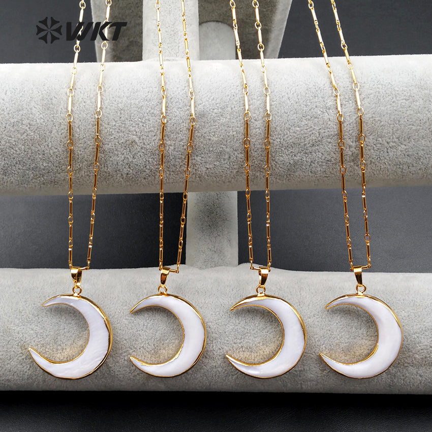 WT-N972 Wholesale New Arrival Natural Pearl Shell Pendant Necklace White Moon Shape Mother Birthday Stone Generous Necklace