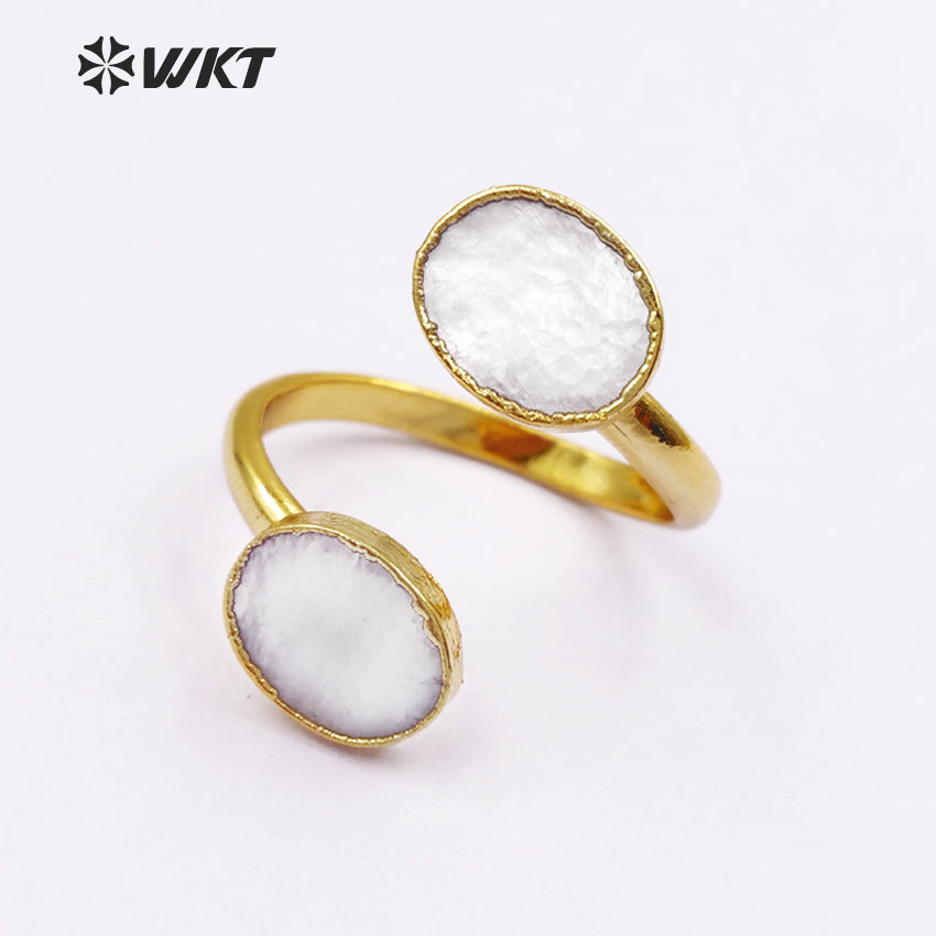 WT-R299 Exclusive Design Natural White Oval Shape Shell Rings, 18k Gold Electroplated Adjustable Double Shell Rings