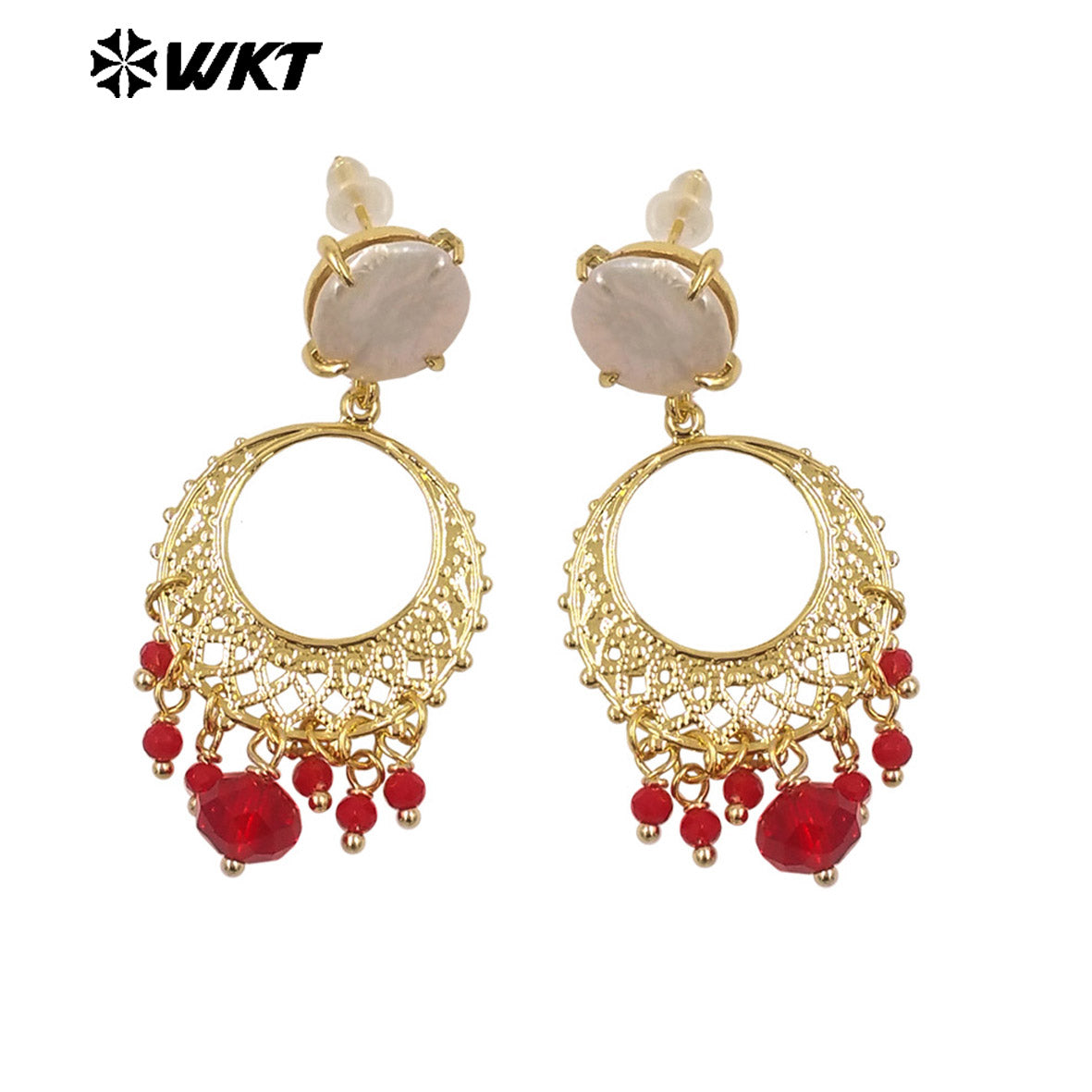 WT-MPE133 Stunning Colorful 18K Real Gold Plated Long Dangle Hand Made Claw Setting Charming Freshwater Pearl Stud Earrings
