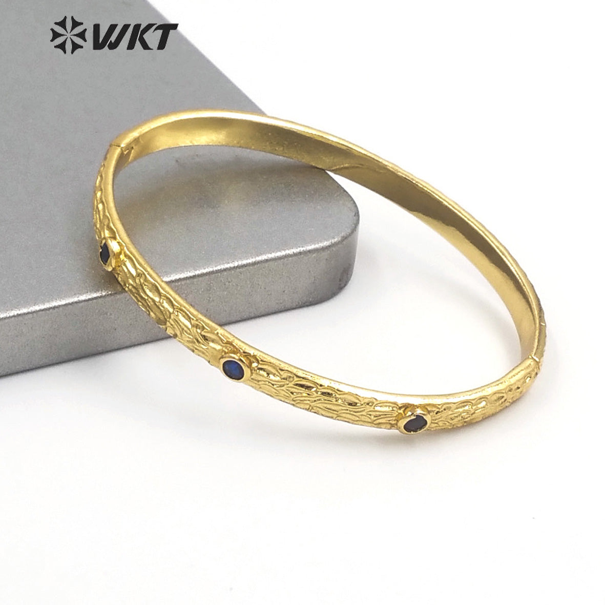 WT-B619 New 18K Real Gold Plated Resist Tarnishable Cubic Zircon Round Cuff Bangle for Women Dubai Hot Metal Bangle