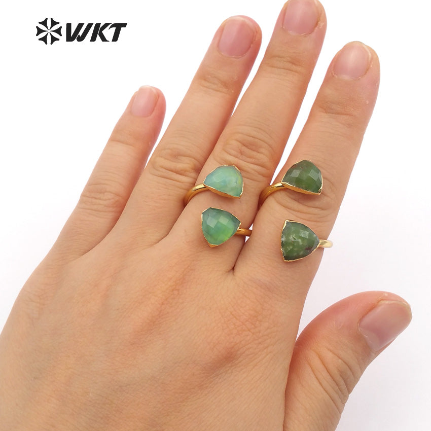 WT-R317 Wholesale Triangle Shape Faceted Green Stone With Gold Trim for Women Dainty Jewelry Natural Chrysoprase Stone Rings