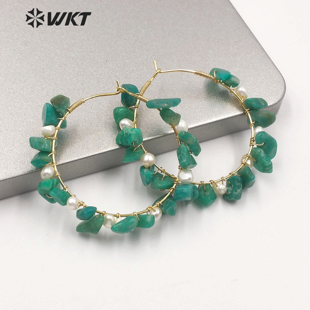 WT-MPE038 Gold Electroplated Crushed Stone Round Hoop Earrings Charming Hand Make Wire Wrapped Stone Earrings