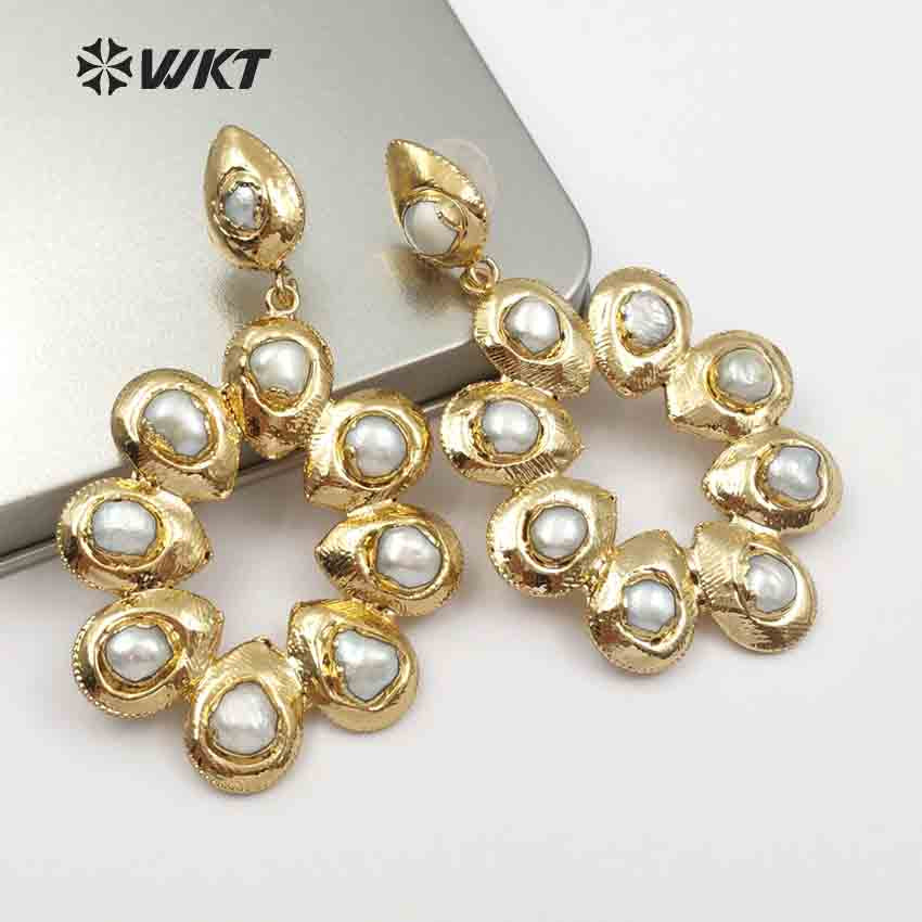 WT-E467 Wholesale Romantic Top Fashion for Lady Elegant Pearl Jewelry Flower Shape Natural Stone Pearl Drop Earrings