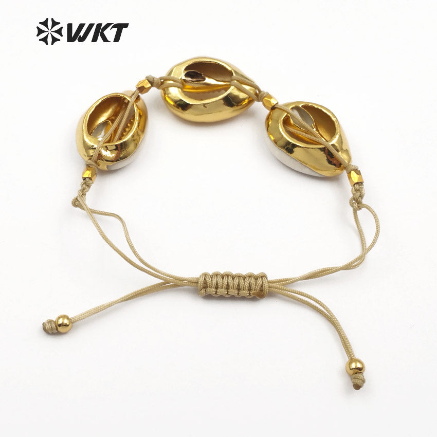 WT-B431 Gold Trim Cowrie Shells Bracelet With One Full Metallic Shell in Boho Style Women Usual Gold Shell Jewelry Bracelet