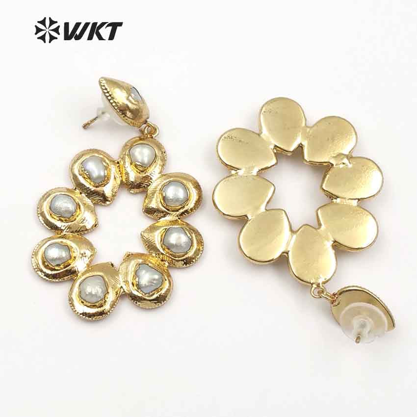 WT-E467 Wholesale Romantic Top Fashion for Lady Elegant Pearl Jewelry Flower Shape Natural Stone Pearl Drop Earrings