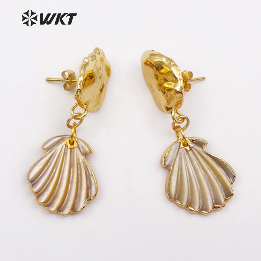 WT-E454 Full Gold Dipped Freshwater Pearl With Gold Bezel Bohemia Style for Women Beach Tiny Scallop Shell Jewelry Earring