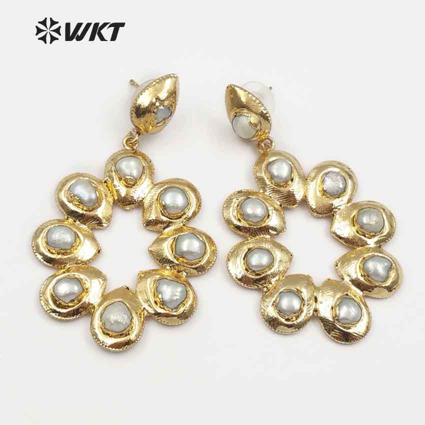 WT-E467 Wholesale Romantic Top Fashion for Lady Elegant Pearl Jewelry Flower Shape Natural Stone Pearl Drop Earrings