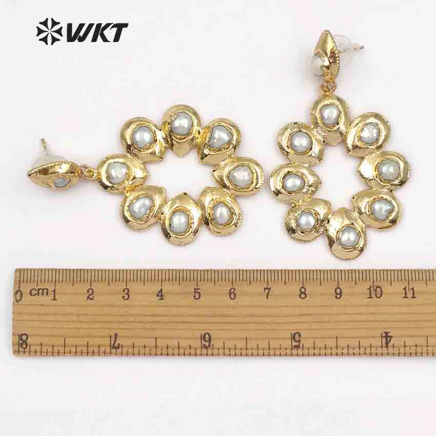 WT-E467 Wholesale Romantic Top Fashion for Lady Elegant Pearl Jewelry Flower Shape Natural Stone Pearl Drop Earrings