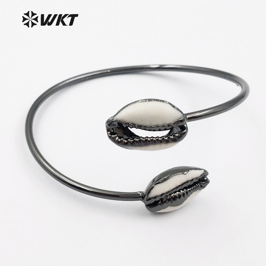 WT-B406 Wholesale Fashion Design Tiny Cowrie 24k Gold Electroplated Adjustable Raw Cowrie Bracelet Bangle Shell Bangles