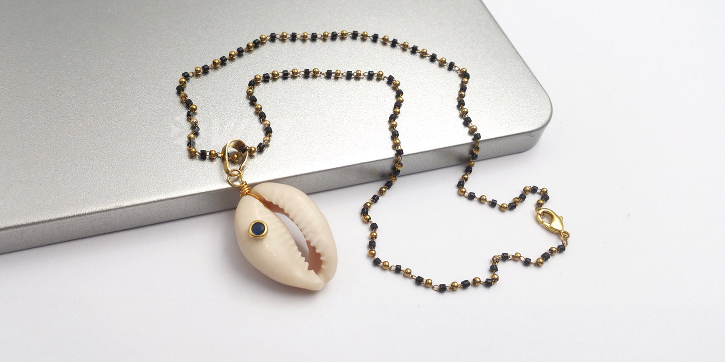 WT-JN096 Wholesale Fashion Jewelry Natural Cowrie Necklace with Cz Stone Colorful Cz Stone Necklace Can Choose