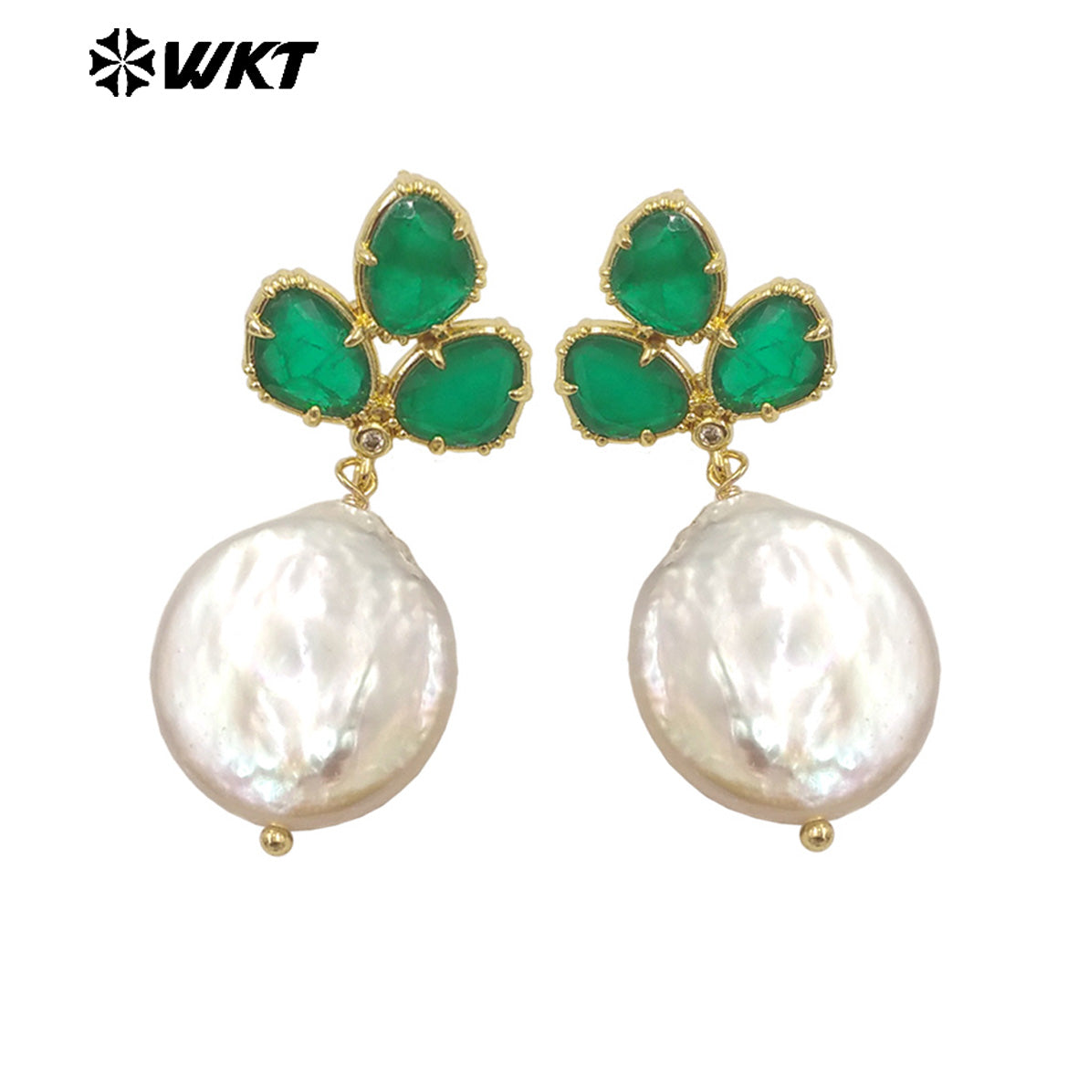 WT-MPE136 Wholesale Fashion Gold Plated Precious Natural Round Coin Real Pearl Earring Studs With Fashion Saphire