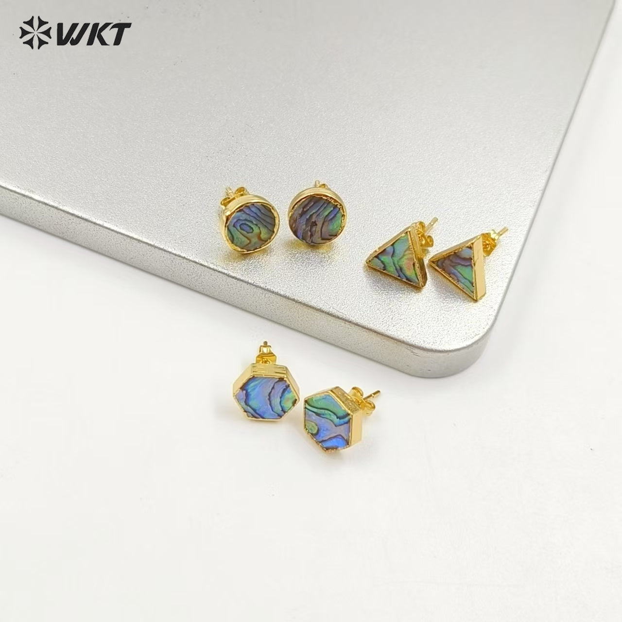 WT-E170 Wholesale Natural Abalone Shell Studs in 18k Real Gold Plated Resist Tarnished Lady Triangle Studs