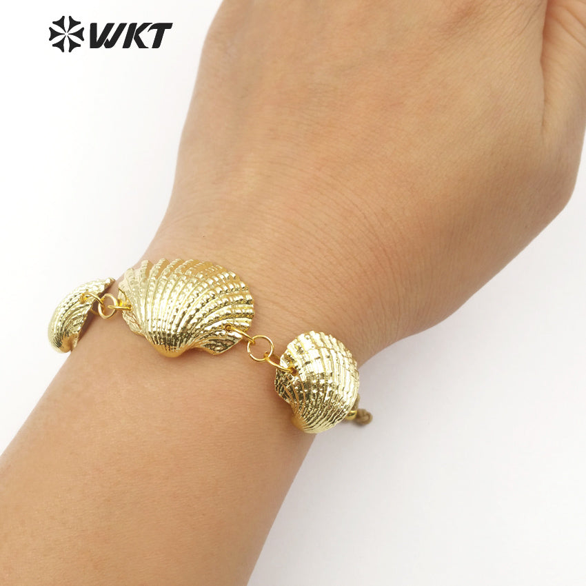 WT-B441 Handcrafted Three Natural Shells All Gold-plated and Suitable for Ladies to Wear Adjustable White Scallop Shell Bracelet