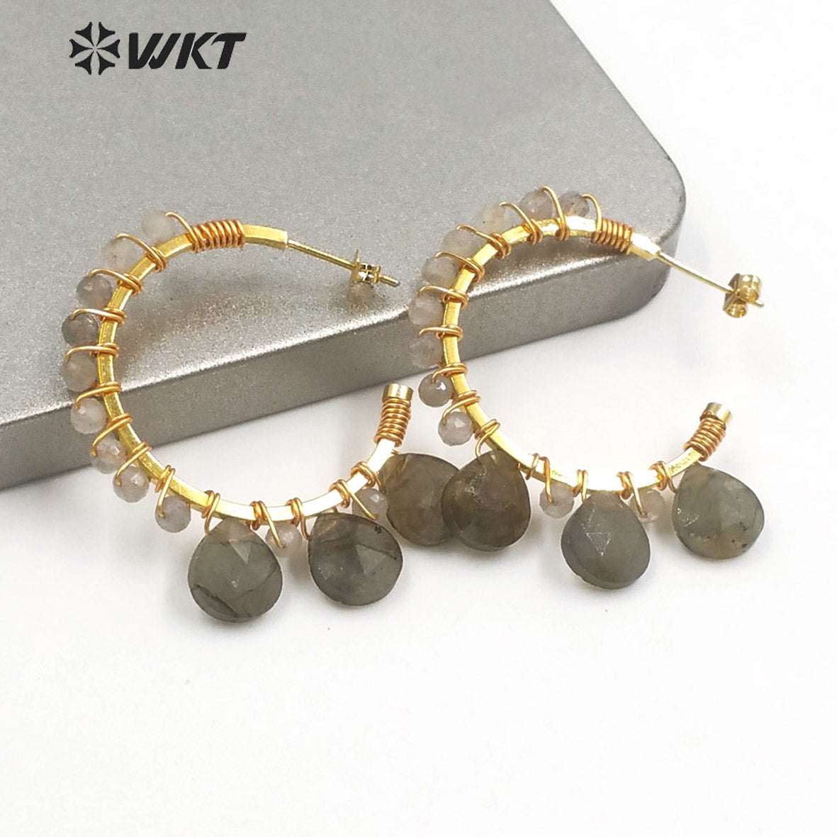 WT-E694 Wholesale Fashion Gold Plated C Shape Wire Wrapped Stone Earrings Attractive Teardrop Stone Crescent Moon Earrings