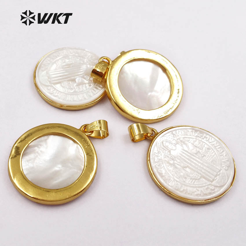 WT-P1355 Newest Round Shape White Shell Pendants for Necklaces 24K Gold Electroplated With Jesus Pattern Women Jewelry Pendant