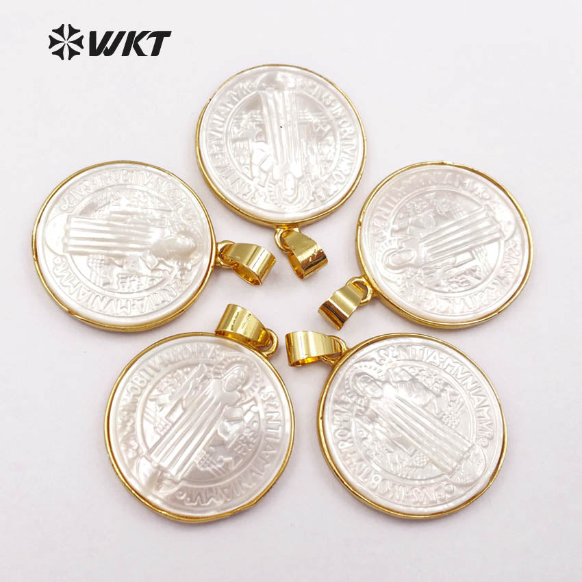 WT-P1355 Newest Round Shape White Shell Pendants for Necklaces 24K Gold Electroplated With Jesus Pattern Women Jewelry Pendant