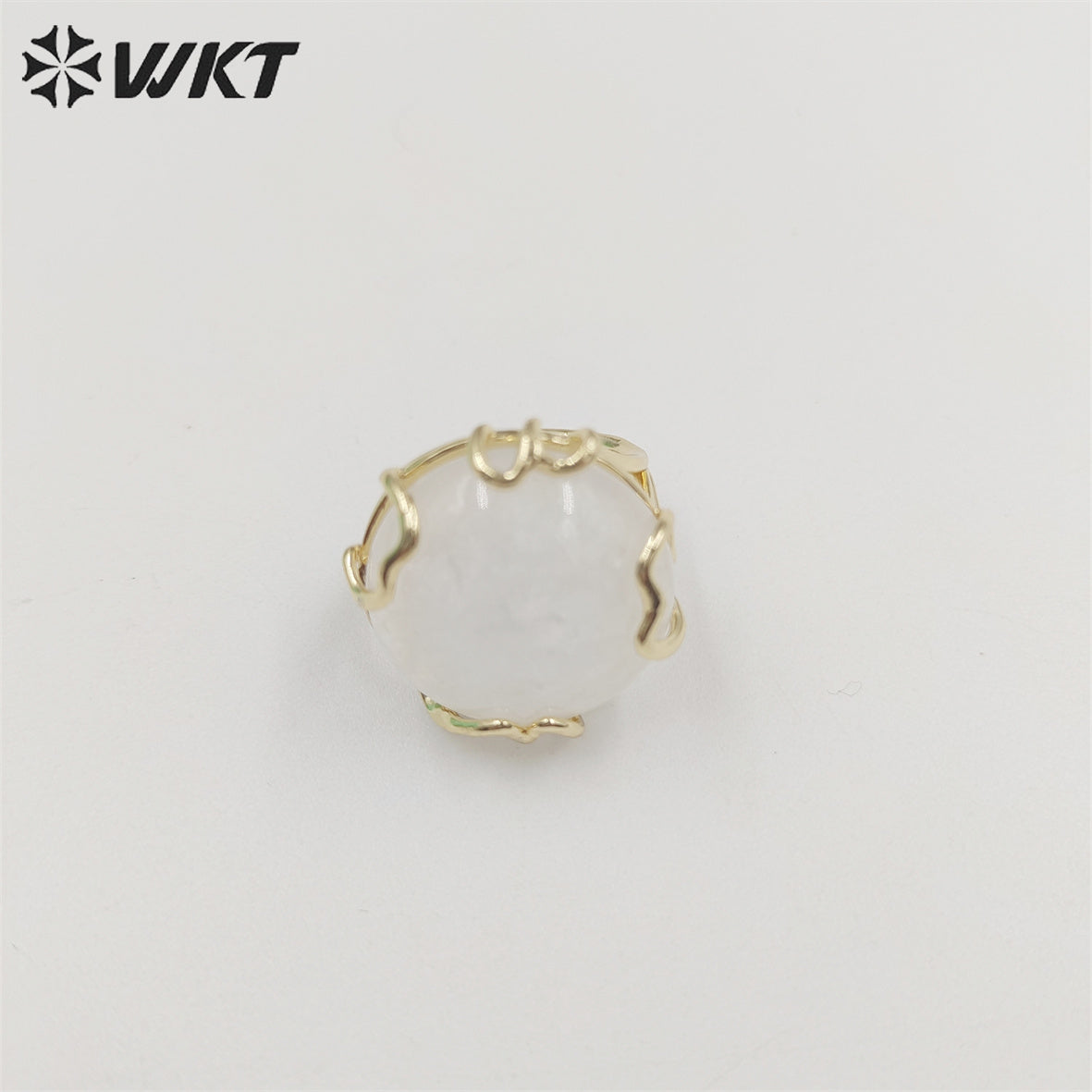 WT-R440 Wholesale Fashion 18k Real Gold Plated Resist Tarnishable Handmade Claw Setting Round Gemstone Ring in Adjustable Size
