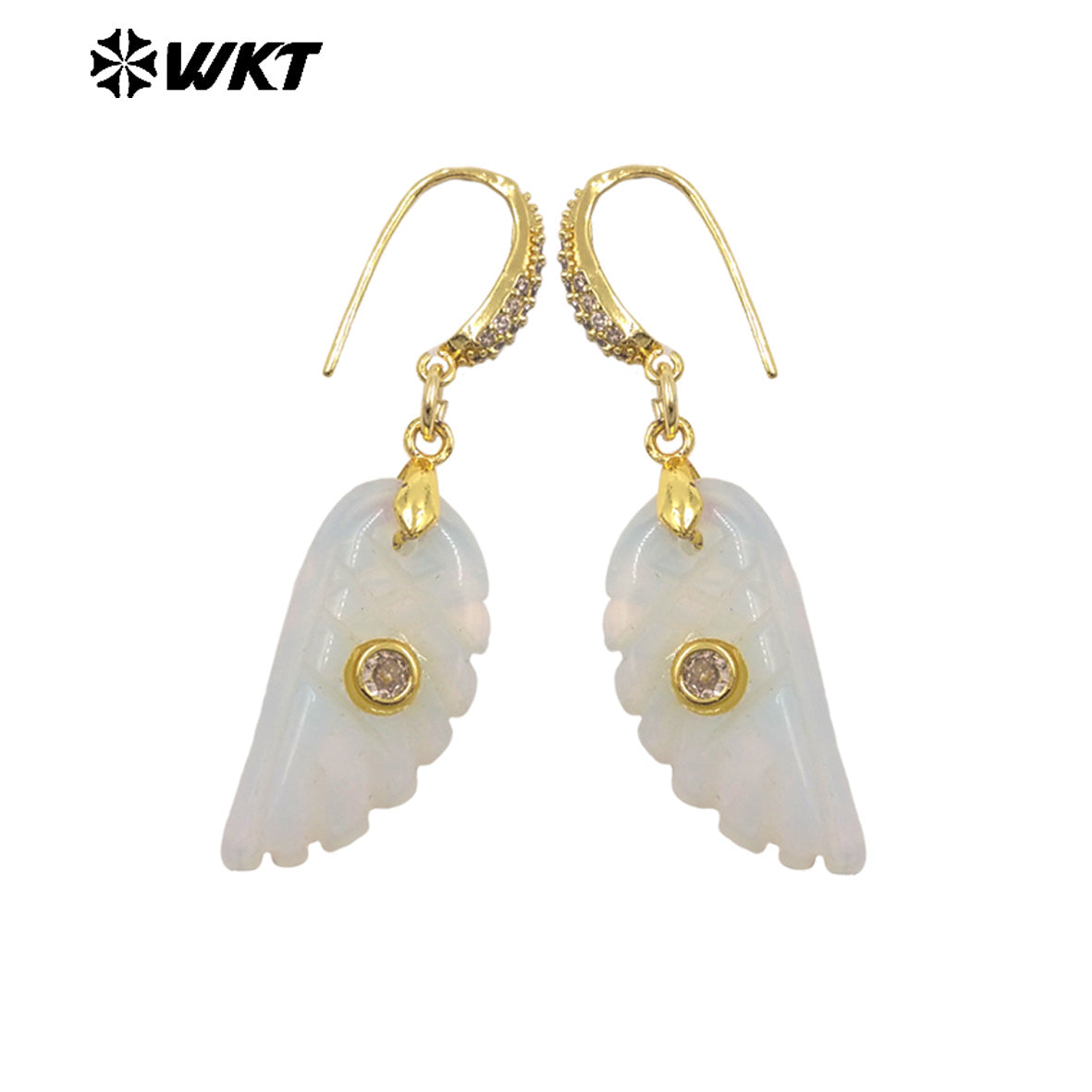 WT-E818 Wholesale Trendy Natural Gemstones Hand Carved Feather Shape Women Gold Earrings For Lady Dance Party Wearing Accessory