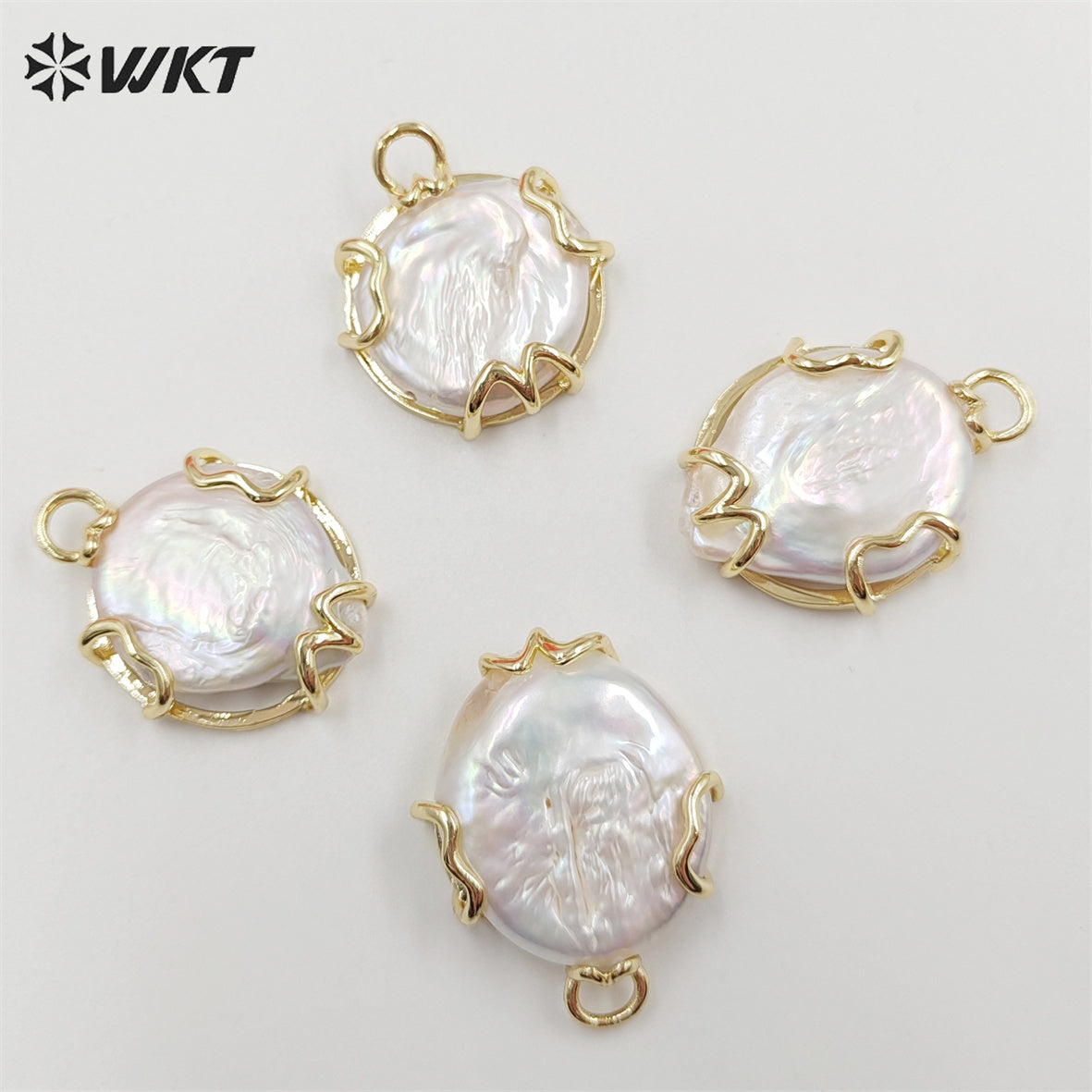 WT-JP335 Amazing Newest Irregular Natural Coin Shape Freshwater Pearl Pendants 18k Gold Plated Claw Setting Jewelry Pendants