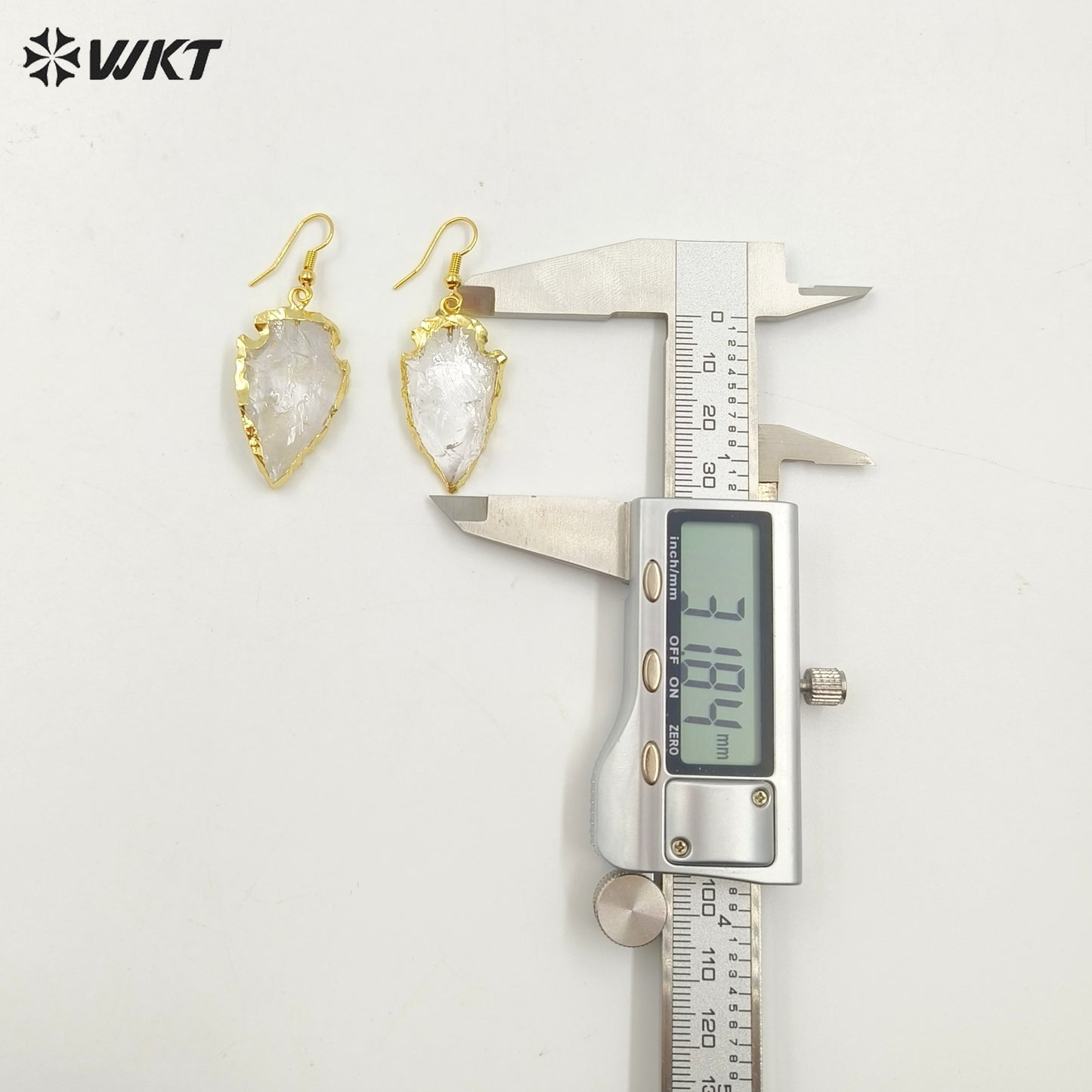 WT-E111 Wholesale Natural Raw Crystal Quartz Arrowhead Earrings, Fashion Raw Crystal Quartz Earrings