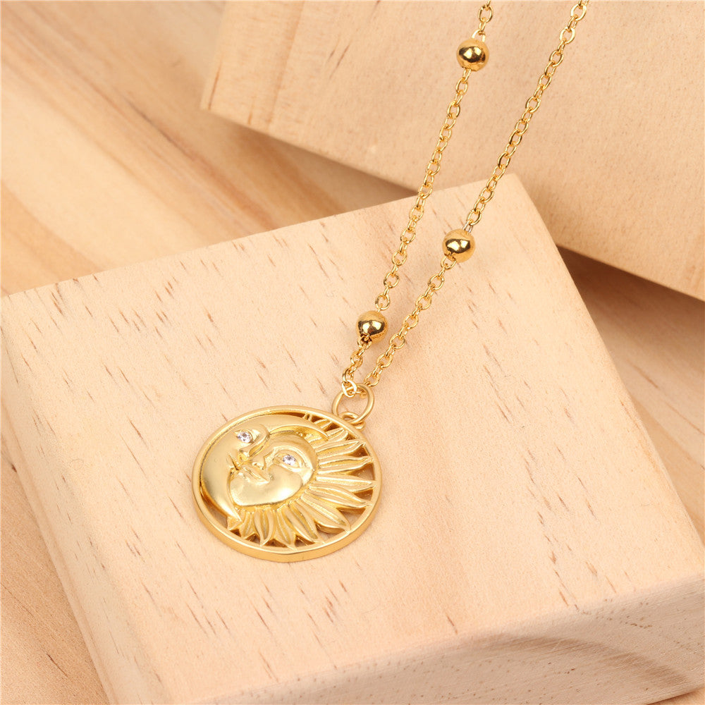 WT-MN962 Exclusive Design Sun Moon Necklace Stylish Jewelry Matte Gold Electroplated Brass Charm Necklace Zircon Necklace