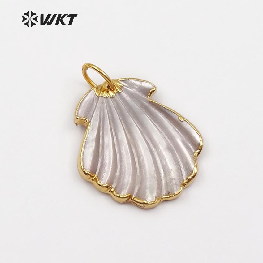 WT-JP056 Wholesale Dainty Jewelry Pendant Bohe Gift Natural Raw Sea Shell With Gold Bezel Wild Coast Scallop Shell Pendant