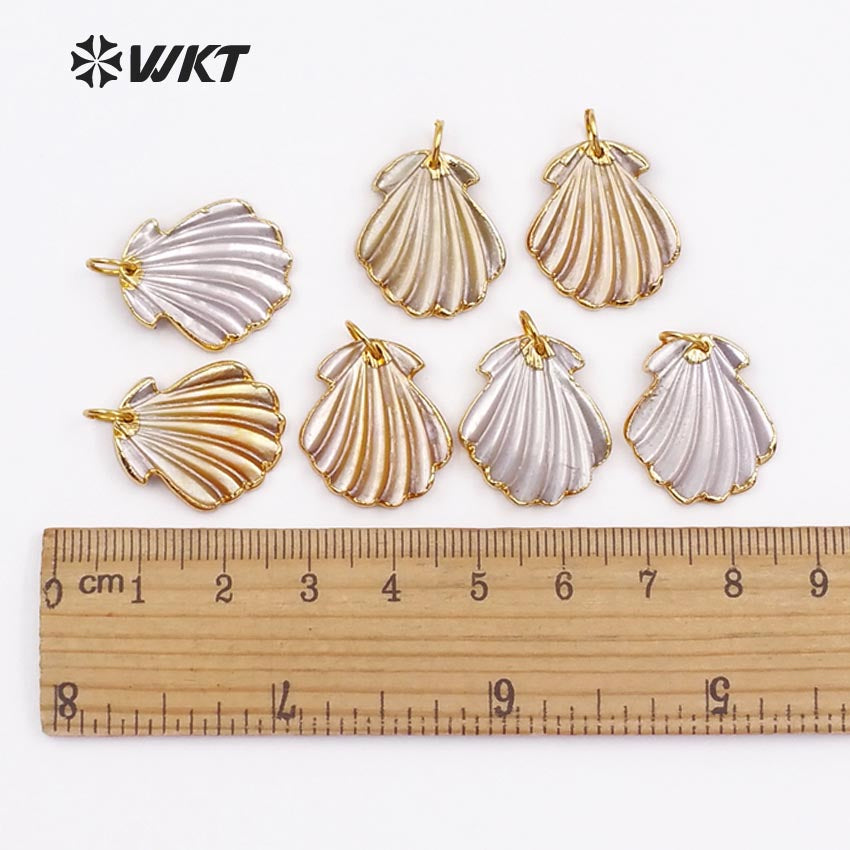 WT-JP056 Wholesale Dainty Jewelry Pendant Bohe Gift Natural Raw Sea Shell With Gold Bezel Wild Coast Scallop Shell Pendant