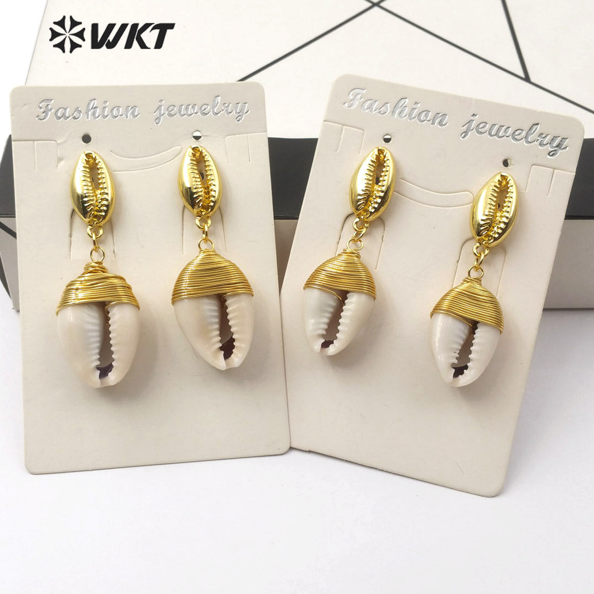 WT-E575 Wholesale Natural Cowrie Earring With Gold Electroplated Wire Wrapping Fashion Women Charm Cowrie Earring