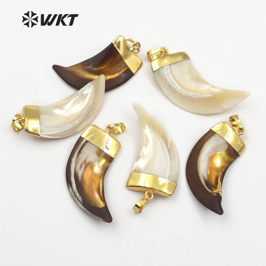 WT-JP073 Dainty Pendant for Women Vogue Necklace With Gold Capped Beautiful Stripe in Horn Shape White Floral Shell Horn Pendant