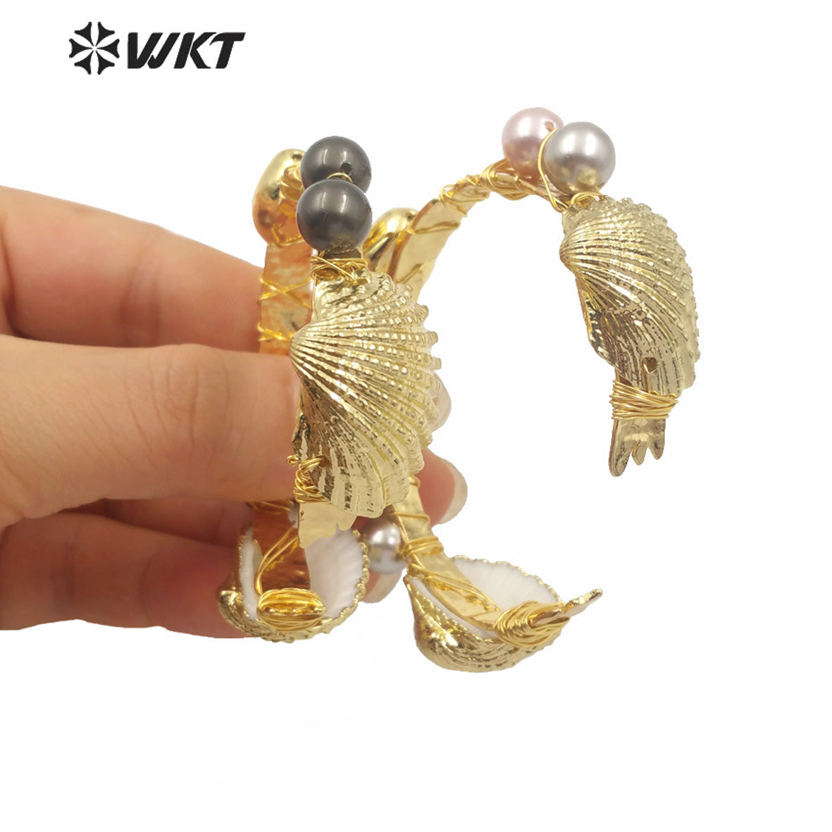 WT-MPB026 Amazing Gold Full Dipped Boho Shell Bangle Women Fashion Vintage Natural Scallop Shell Women Gold Bangle