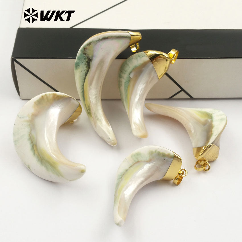 WT-JP062 Random Size 18K Gold Capped Pendant for Women Sea Side Jewelry Big Crescent Shape Shell Natural Sea Shell Horn Pendant