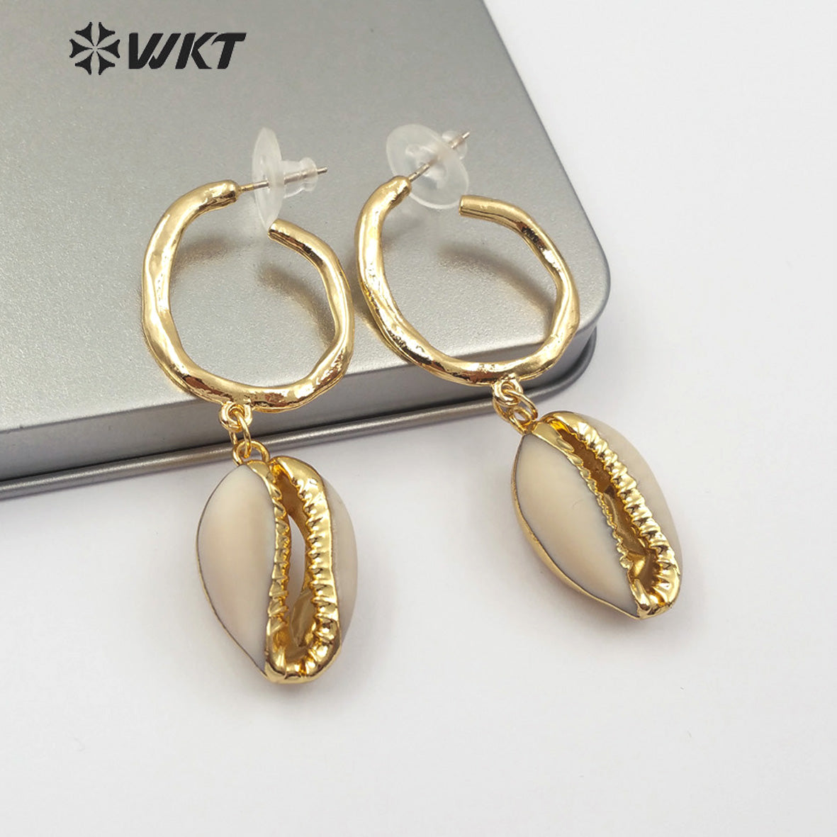 WT-E518 New Design Irregular Shape Metal Earrings Shell Jewelry With 18K Gold Plated Shell Earring Natural Cowrie Earring