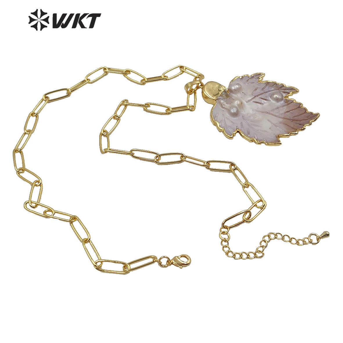 WT-JN119 Natural Mother of Pearl Carved Leaf Pendant Necklace Women Elegant Charm Jewelry Mother of Pearl Necklace