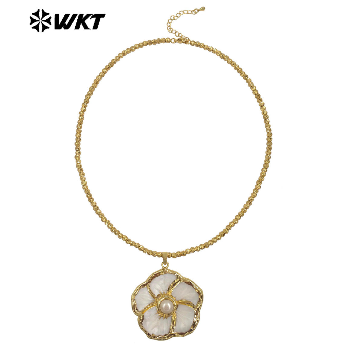 WT-JN342 Good Quality Gold Plated Natural White Shell And Pearl Flower Shape Pendant Necklace As Ladies Romantic Present