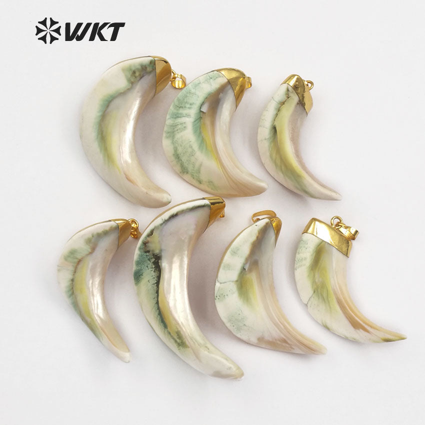 WT-JP062 Random Size 18K Gold Capped Pendant for Women Sea Side Jewelry Big Crescent Shape Shell Natural Sea Shell Horn Pendant