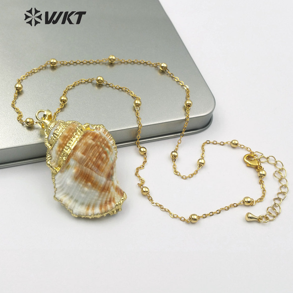 WT-JN072 Bohemian Style 18K Gold Plated Shell Jewelry 18 Inch Natural Sea Shell Pendant White and Brown Trumpet Necklace