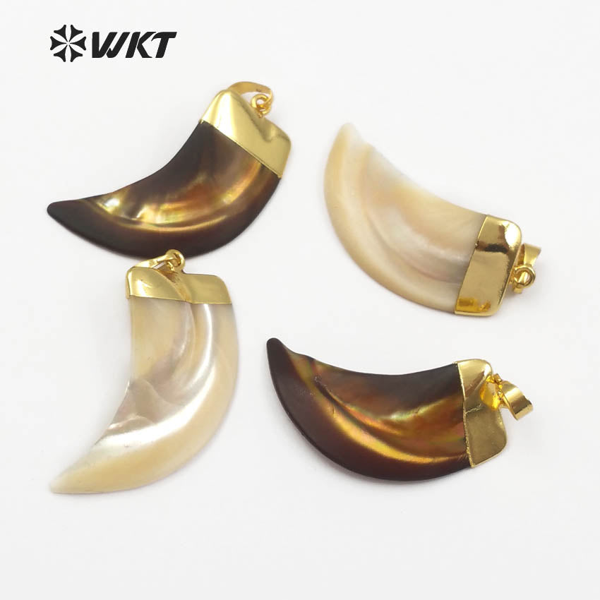 WT-JP073 Dainty Pendant for Women Vogue Necklace With Gold Capped Beautiful Stripe in Horn Shape White Floral Shell Horn Pendant