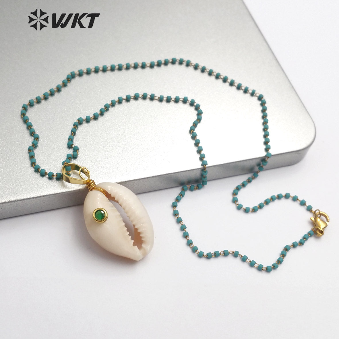 WT-JN096 Wholesale Fashion Jewelry Natural Cowrie Necklace with Cz Stone Colorful Cz Stone Necklace Can Choose