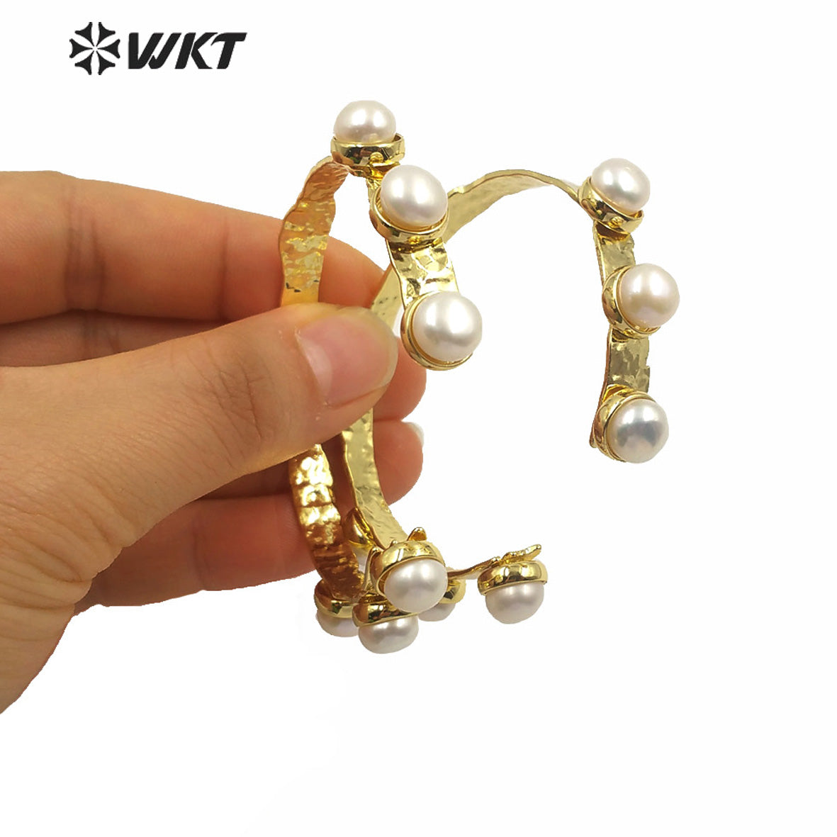 WT-MPB003 New Italy Designer Crown Shape Irregular Metal Pearl Bangle Women Fashion Tiny Gold Pearl Cuff Bangle As Gift