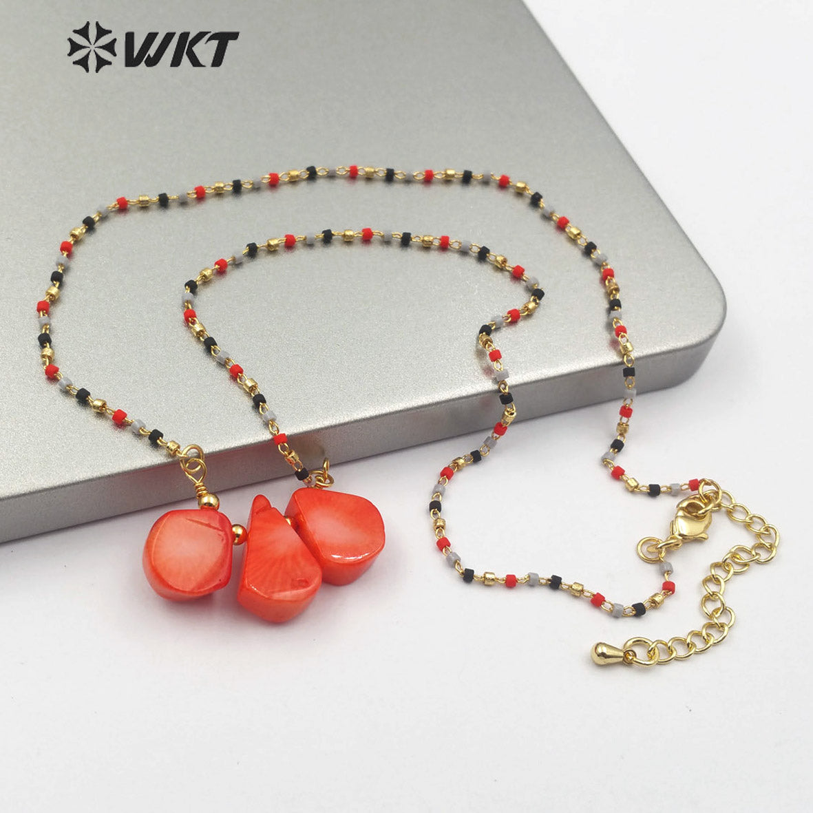 WT-N1198 New Natural Red Coral Beads Necklace Fashion Handmade Small Charm Coral Necklace Hot Sale Jewelry Necklace