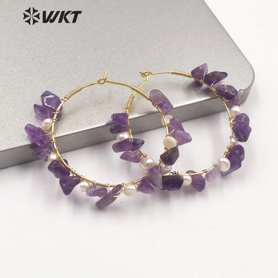 WT-MPE038 Gold Electroplated Crushed Stone Round Hoop Earrings Charming Hand Make Wire Wrapped Stone Earrings