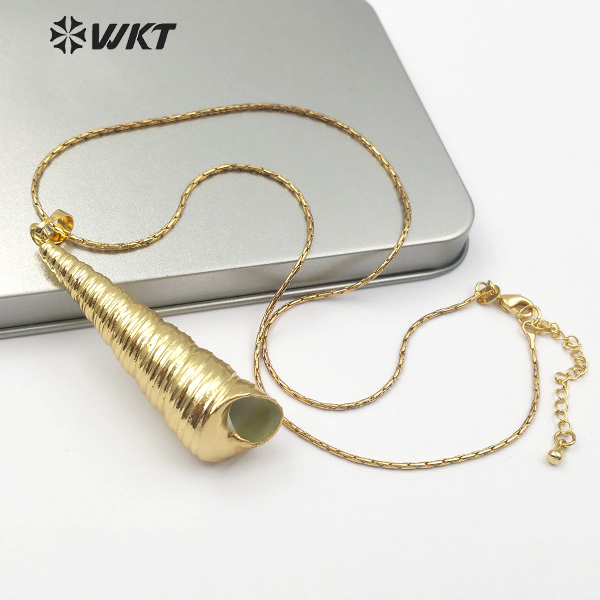 WT-JN073 Fashion Sea Shell Jewelry for Women Shell Pendant Full Gold Dipped Long Conch Pendant Trumpet Shell Necklace