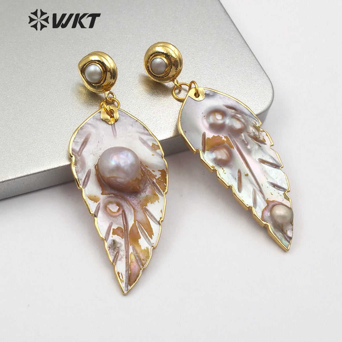 WT-E572 Newest Pearl Earrings Natural Mother of Pearl Earring With Gold Plated Trim Women Fashion Charm Jewelry