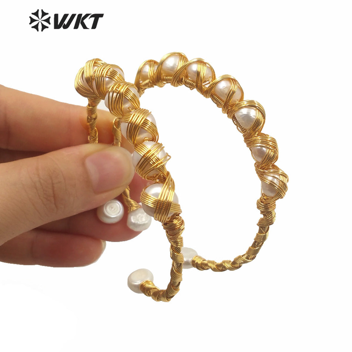MPB011 Popular Gold Fashion Hand Make Wire Wrapped Pearl Bangle Bracelet Lady Gold Wrapped Pearl Cuff Bangle As Gift Jewelry