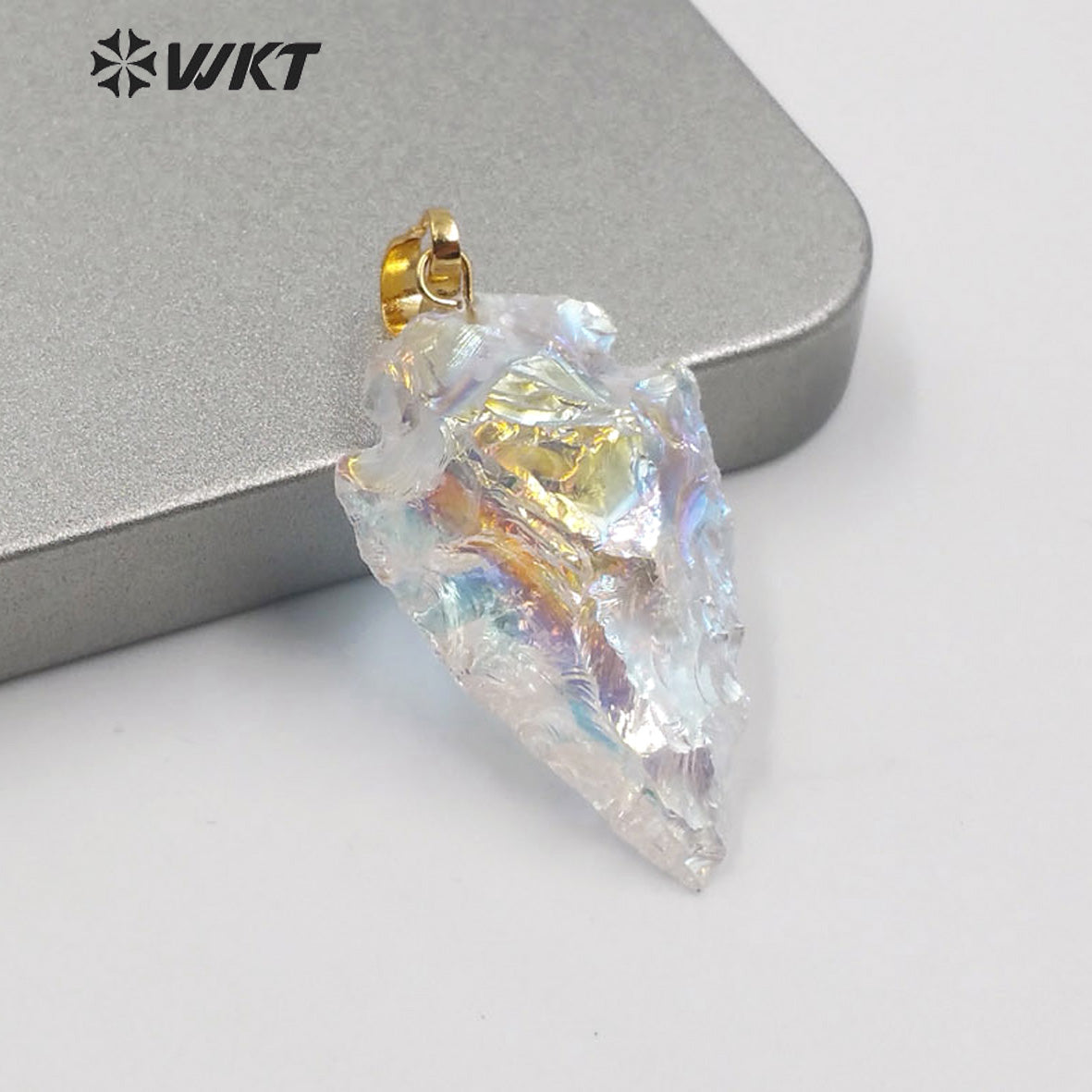WT-P1542 Wholesale Fashion Natural Quartz Stone Arrowhead Pendant Women Aura Quartz Arrowhead Pendant in Small Size