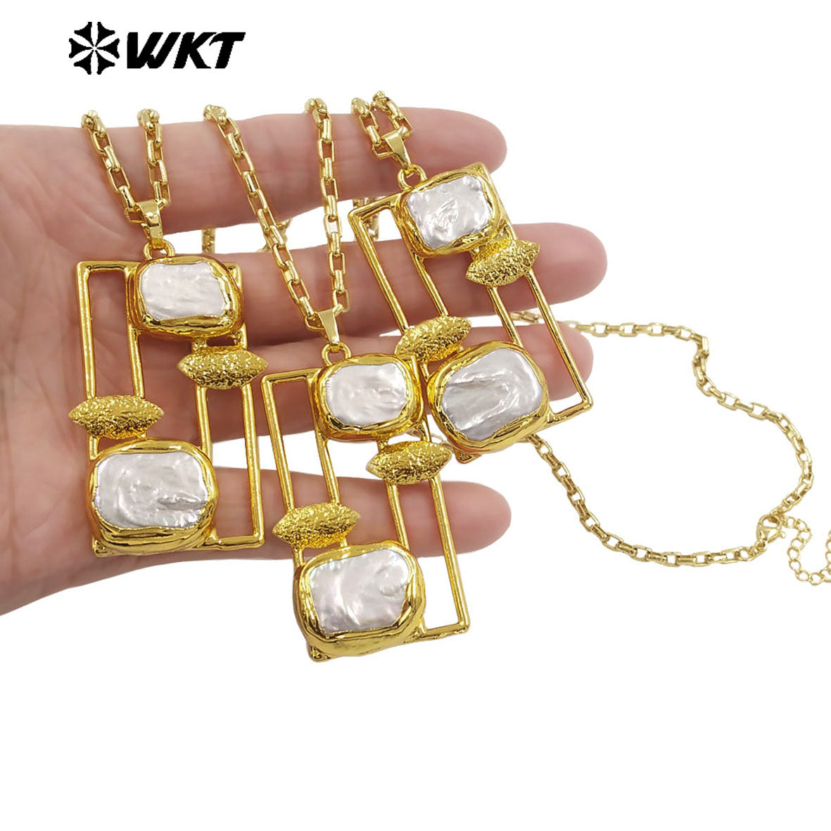 WT-JN334 Wholesale Natural Double Freshwater Pearls Gold Plated Rectangle Big Pendant Necklace For Unique Party Jewelry